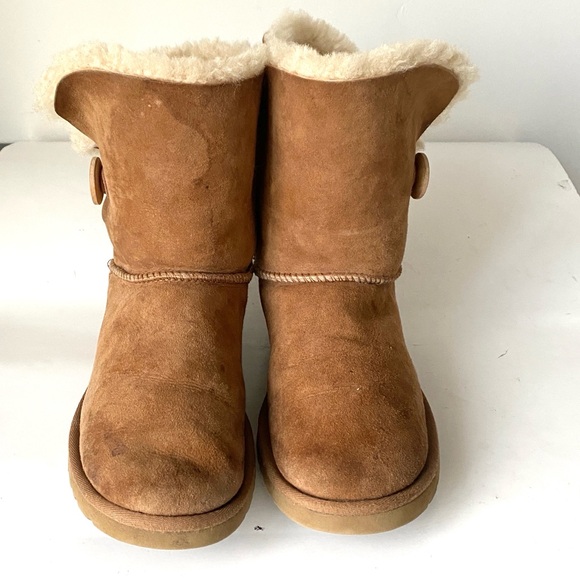 UGG Women's Bailey Button II boots chestnut color - Picture 6 of 12